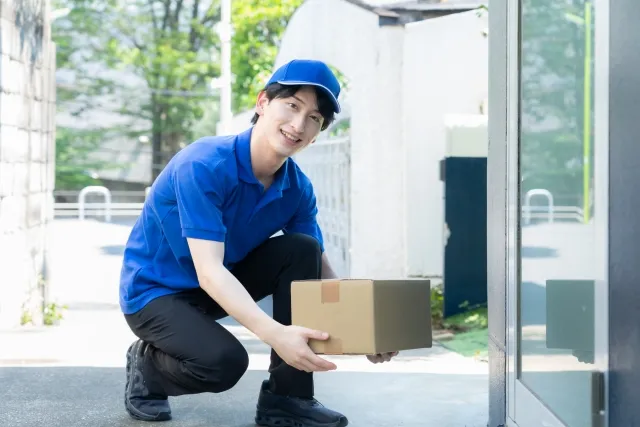 荷物を発送するイメージ画像